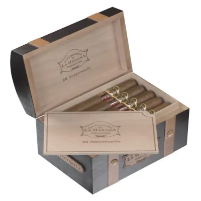 San Cristobal Bastiones Puro 5's FREESHOP